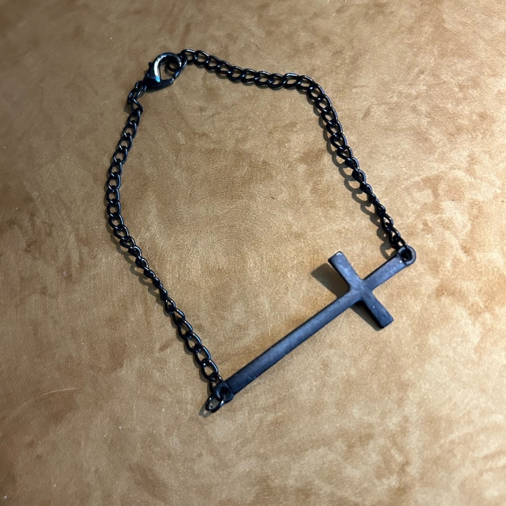 NWOT Black Cross Chain Bracelet - Picture 2 of 6